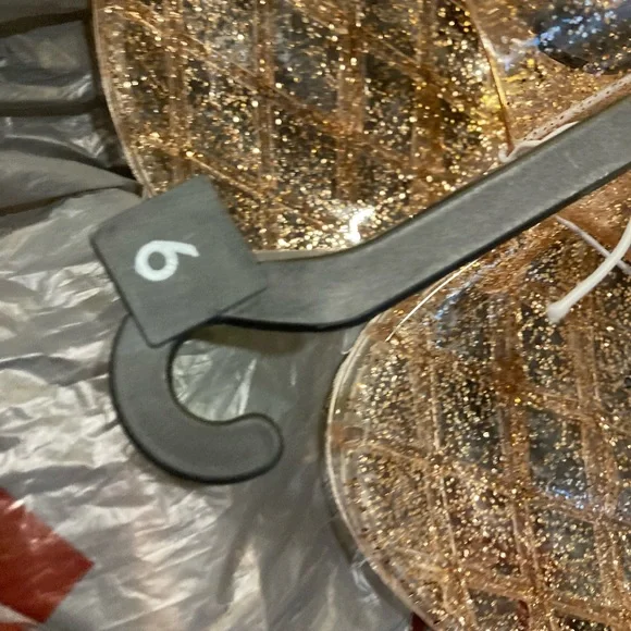 2 pairs in size 9 for mochated - Picture 5 of 11